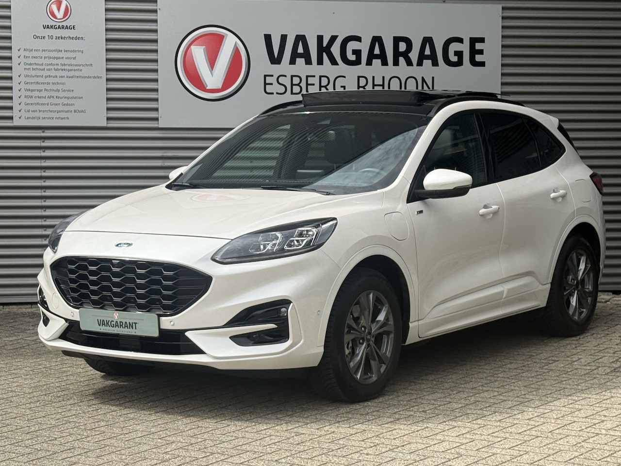 Ford Kuga - 2.5 PHEV ST-Line X PANO,NAV/CAM,ELEKTR.TREKHAAK - AutoWereld.nl