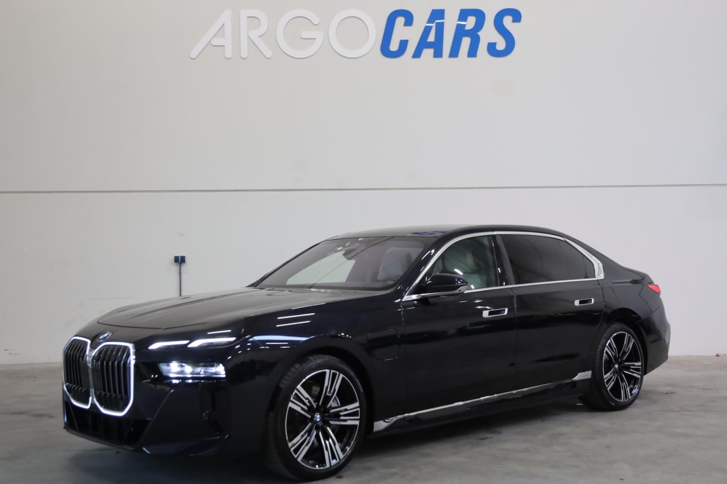 BMW 7-serie - 750e xDrive Pro M-Sportpakket 2026 LED HUD Active cruise PANO DAB B&W SOUND LEASE V/A 444, - AutoWereld.nl