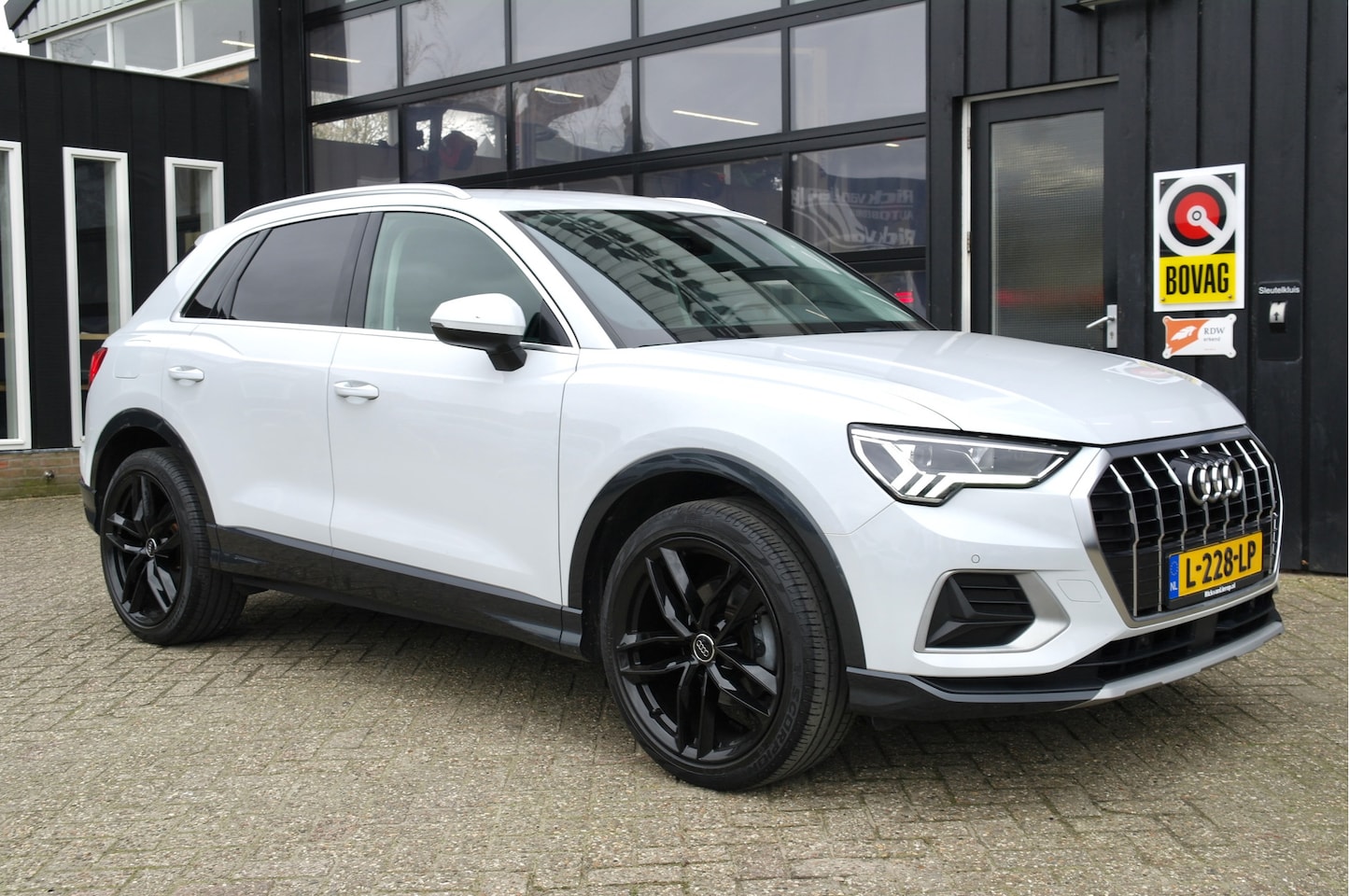 Audi Q3 - 35 TFSI Business Edition | Cruise | Clima | LED | Virtual | 20'' | Carplay | Stoelverwarmi - AutoWereld.nl