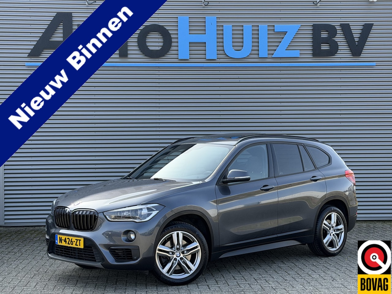 BMW X1 - xDrive20i High Executive Leder Panoramadak Trekhaak 2000 KG Trekgewicht! LED Stoelverwarmi - AutoWereld.nl