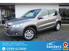 Volkswagen Tiguan - 1.4 TSI Sport&Style / Trekhaak af-fabriek/ Parkeersensoren/ All-season/ Dealer onderhouden
