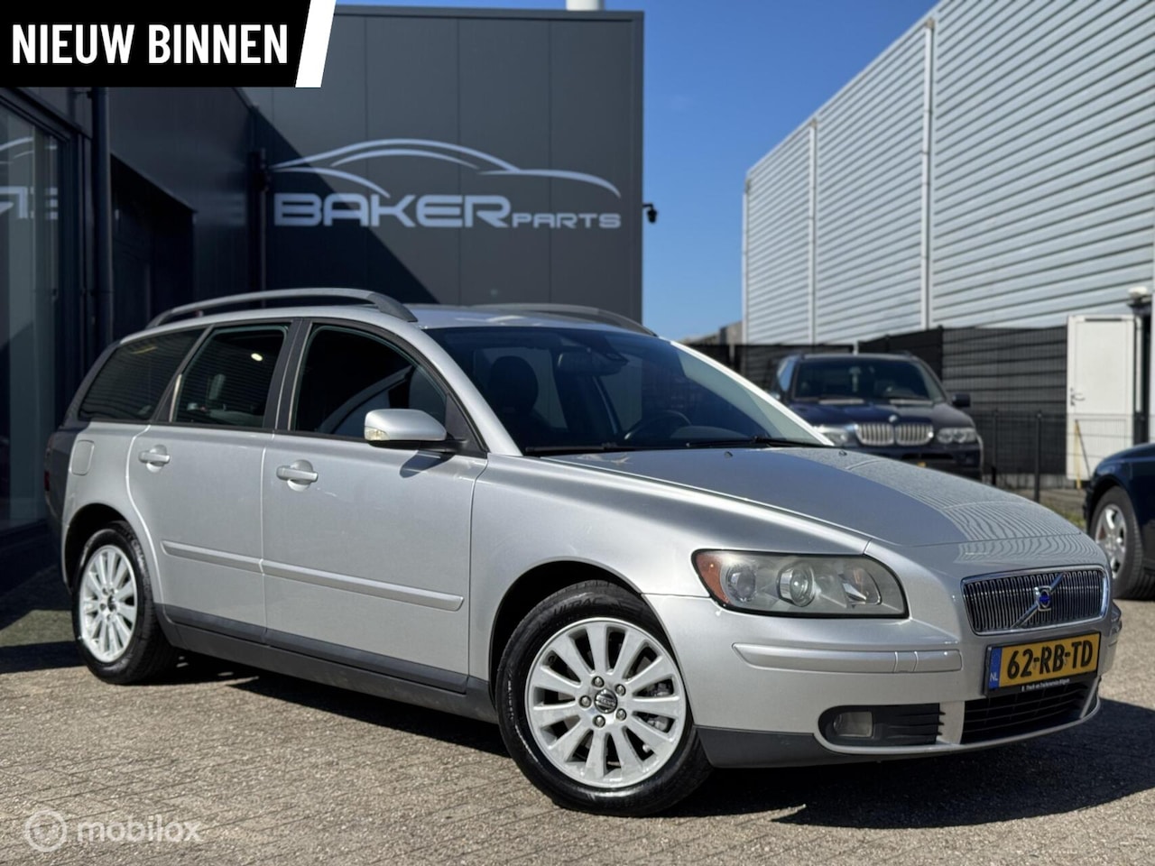 Volvo V50 - 2.4 Momentum ~ Airco ~ Elektra pakket ~ BTW ~ - AutoWereld.nl