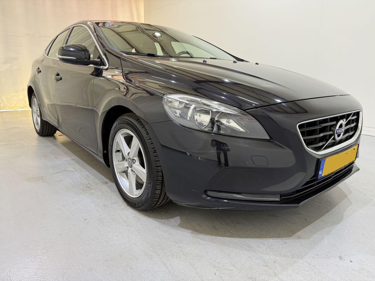 Volvo V40 - V-40 1.6 T2 Momentum Navi - AutoWereld.nl