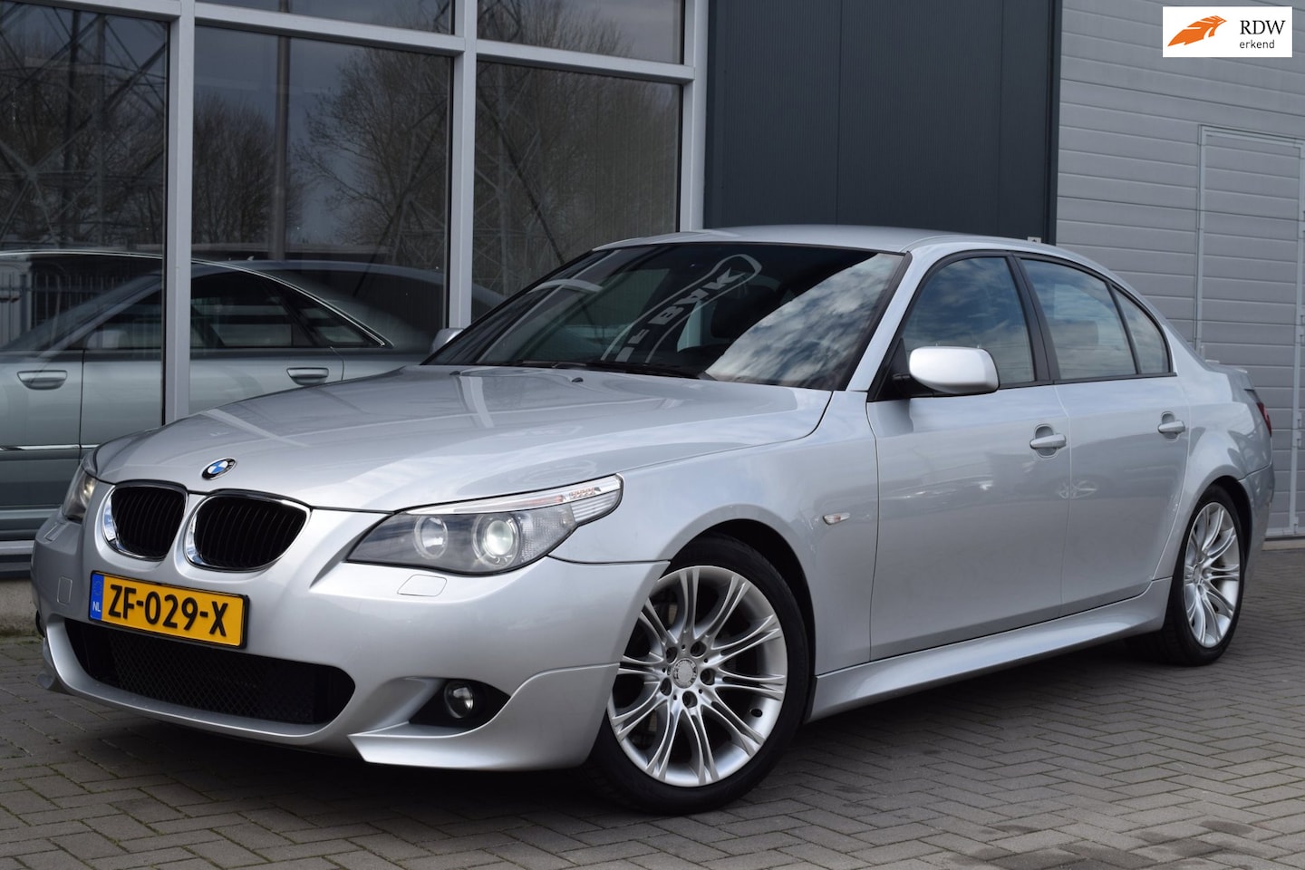 BMW 5-serie - 525i Executive | M-Pakket | LPG | Xenon | ½ Leder - AutoWereld.nl
