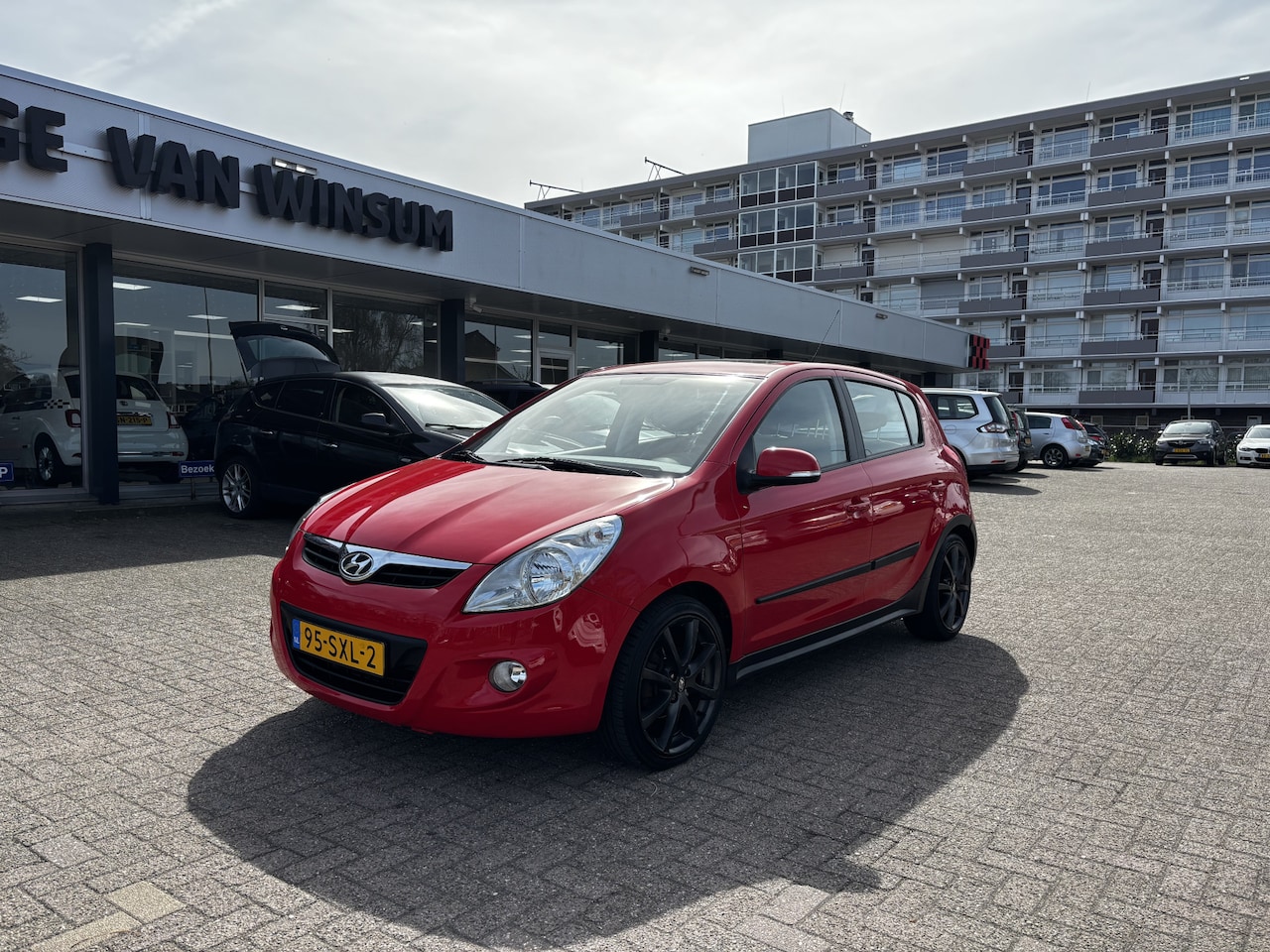 Hyundai i20 - 1.4i i-Catcher El schuifdak Klima Lmv Nap - AutoWereld.nl