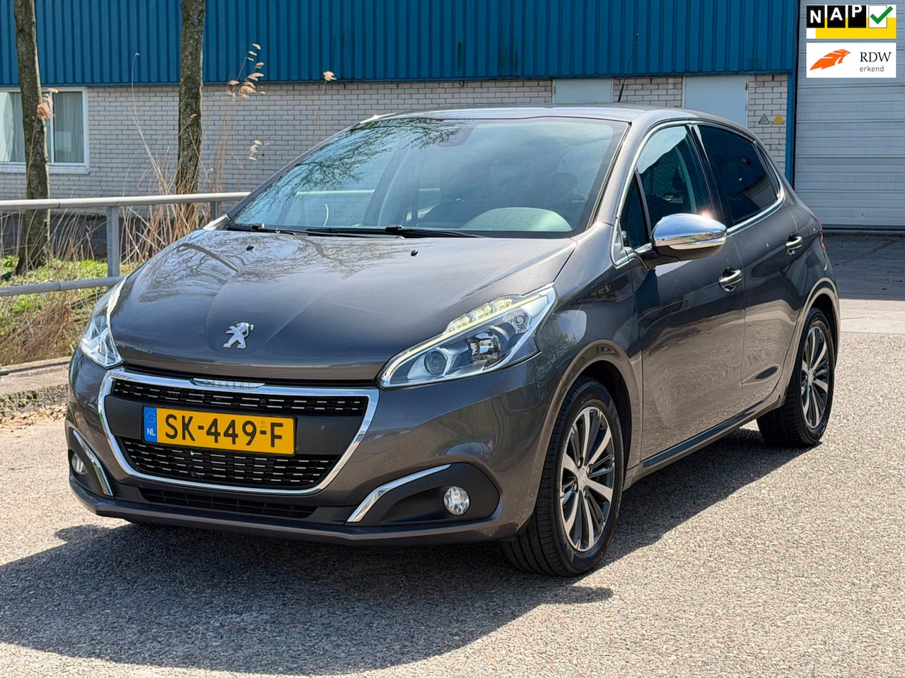 Peugeot 208 - 1.2 PureTech Allure Automaat! Navi! Camera! 98.600 NAP! - AutoWereld.nl
