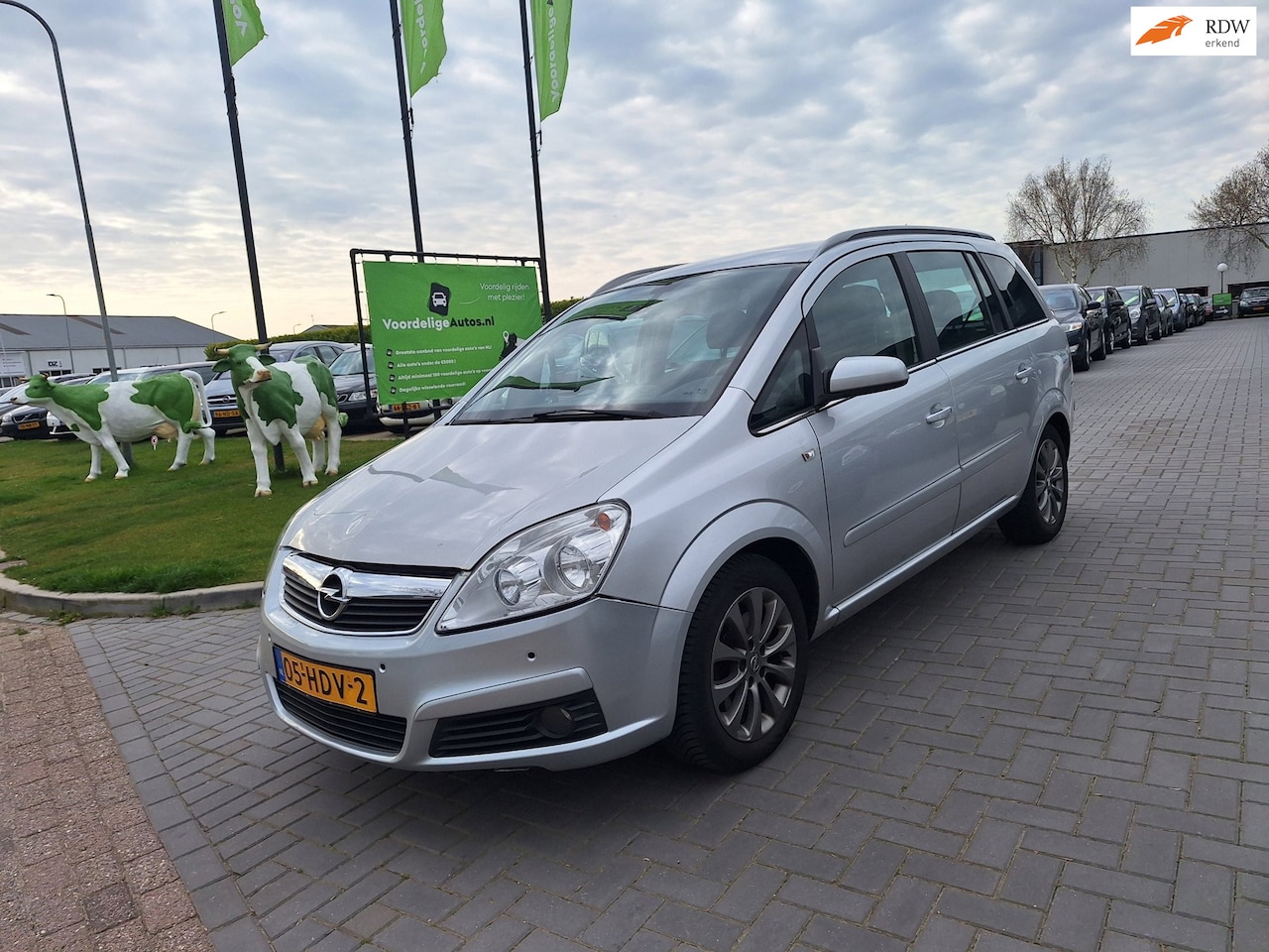 Opel Zafira - 2.2 Business / 7- persoons / AUTOMAAT / APK april 2027 - AutoWereld.nl