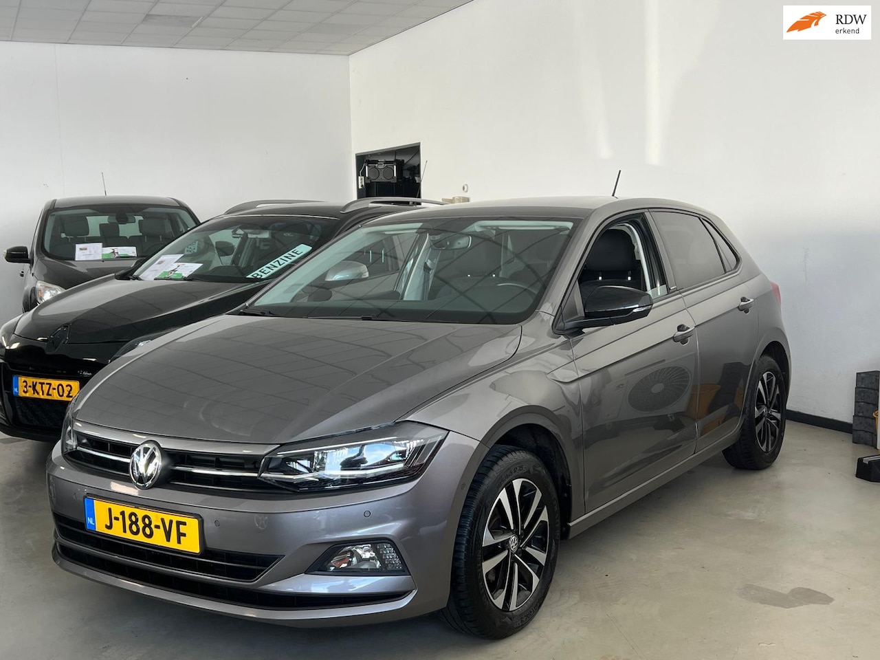 Volkswagen Polo - 1.0 MPI COMFORTLINE + BJ020 + NAVI - AutoWereld.nl