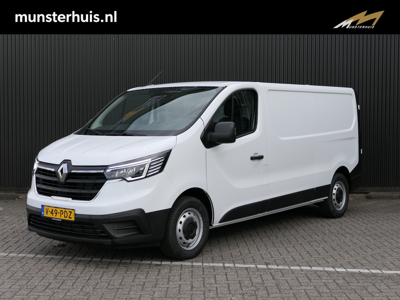 Renault Trafic - 2.0 dCi 130 T30 L2H1 Comfort - Nieuw! - Betimmering laadruimte - Camera - Keyless entry/st - AutoWereld.nl