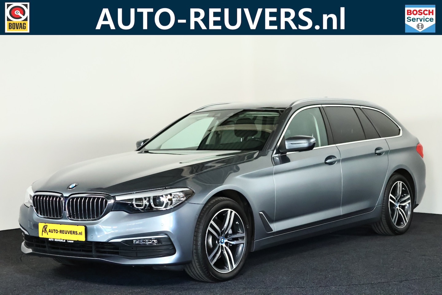 BMW 5-serie Touring - 520i / LED / Leder / CarPlay / Trekhaak / Cam - AutoWereld.nl