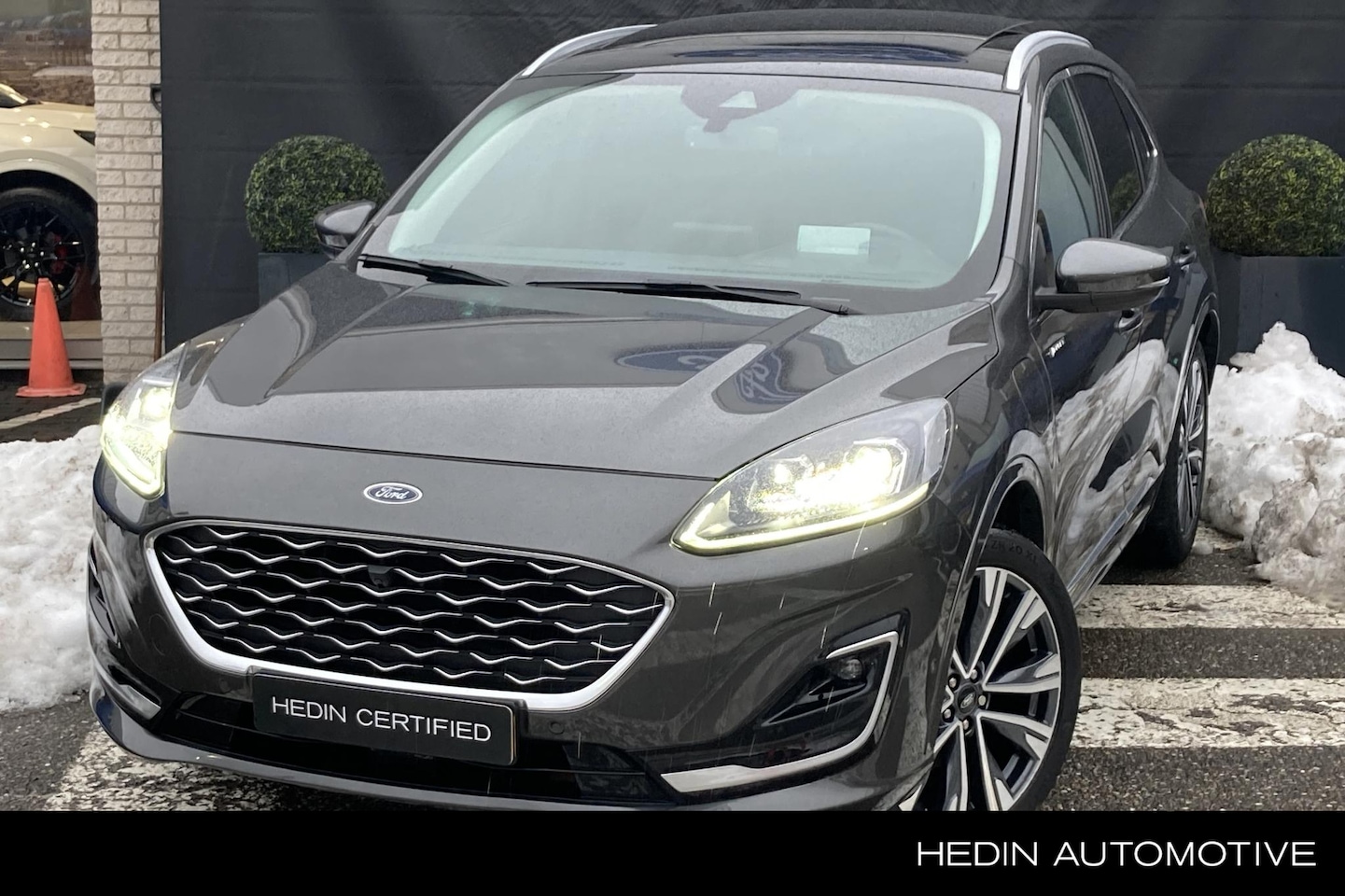 Ford Kuga - 2.5 PHEV Vignale | Trekhaak | Panoramadak | 20 inch | Technology Pack | Driver Assistance - AutoWereld.nl