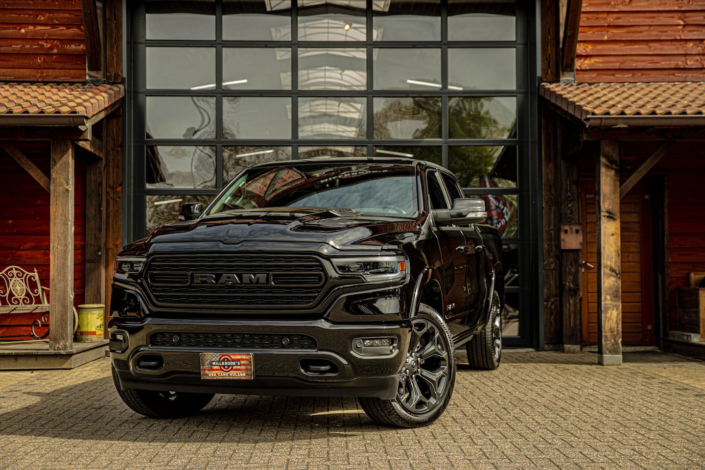 Dodge Ram 1500 - 5.7 V8 4x4 Crew Cab Limited 5.7 V8 4x4 Crew Cab Limited - AutoWereld.nl