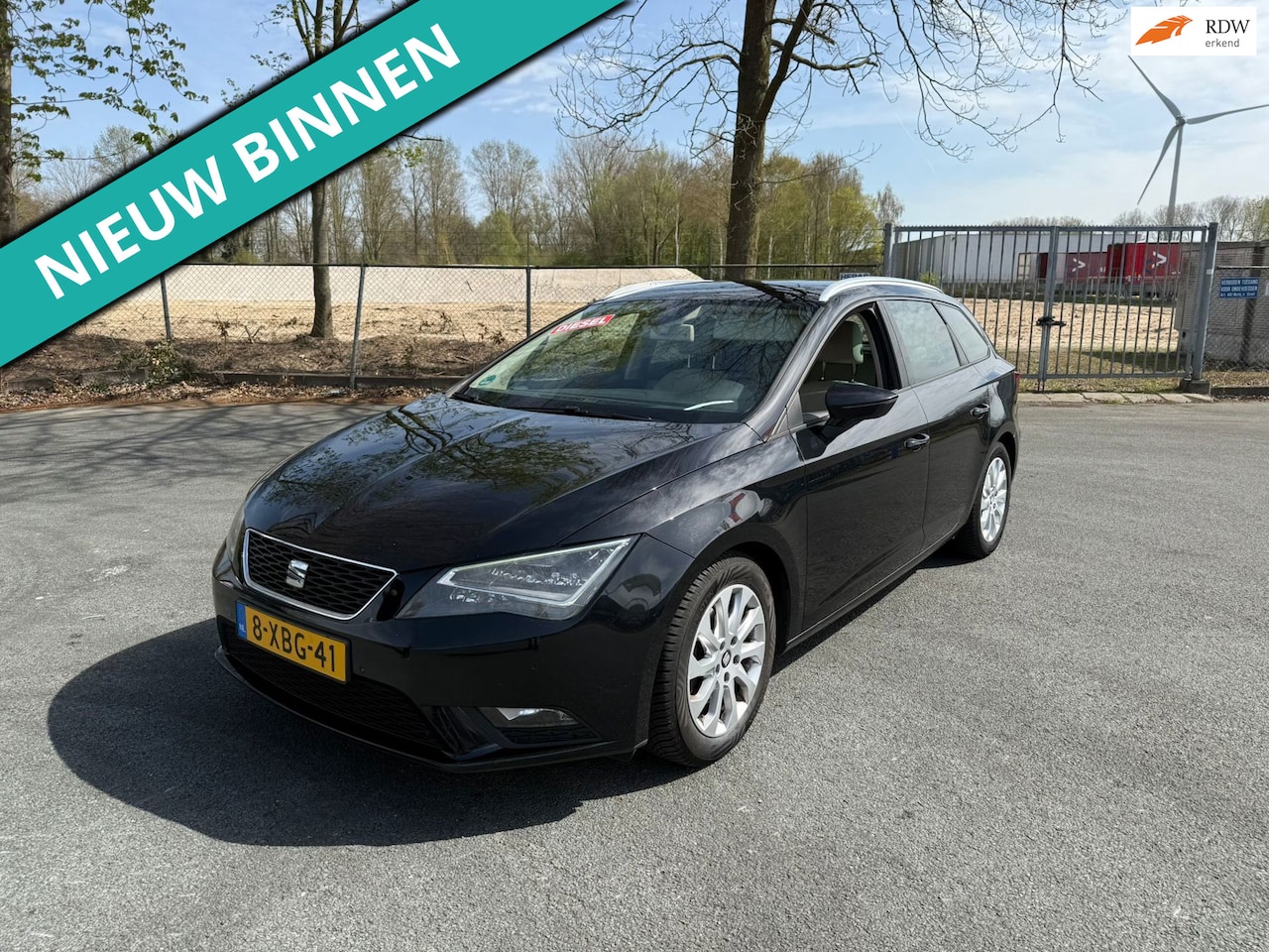 SEAT Leon ST - 1.6 TDI Style Business Ecomotive NETTE AUTO RIJDT EN SCHAKELT GOED - AutoWereld.nl