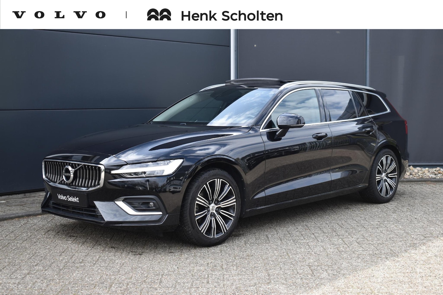 Volvo V60 - B3 Inscription | Semi Elektrische Wegklapbare Trekhaak | Elektrische bedienbare voorstoele - AutoWereld.nl