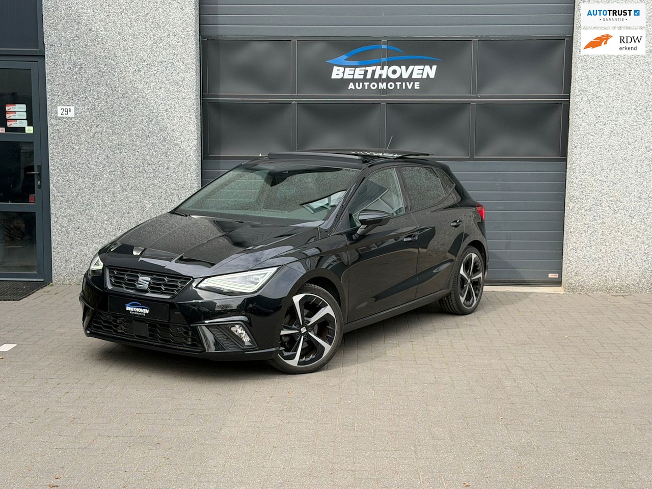SEAT Ibiza - 1.5 TSI FR Facelift|Pano|Keyless|Camera| Carplay|BEATS - AutoWereld.nl