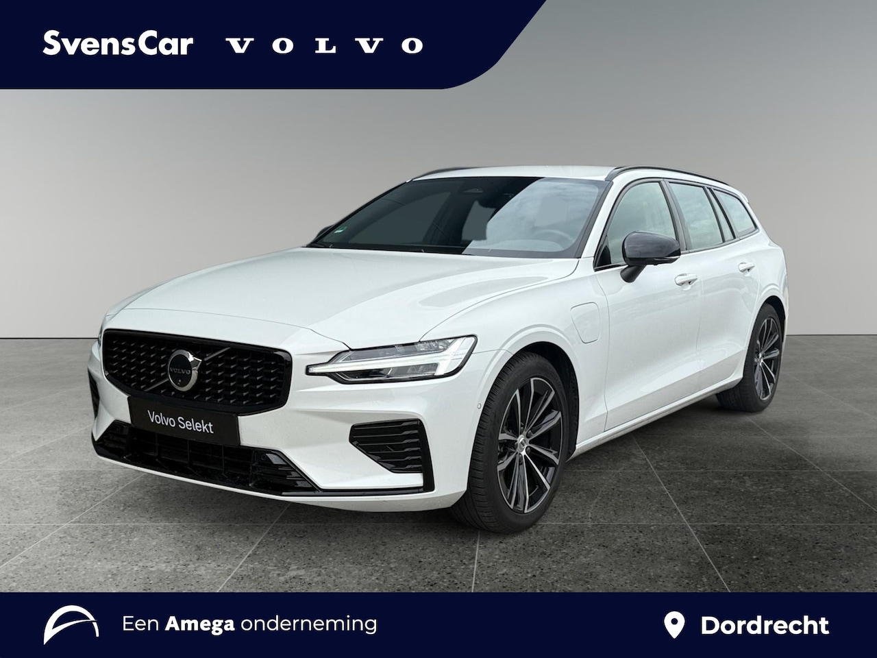 Volvo V60 - 2.0 T6 Plug-in hybrid AWD Plus Dark Trekhaak | Verwarmde voorruit | Sportstoelen | 360 gra - AutoWereld.nl