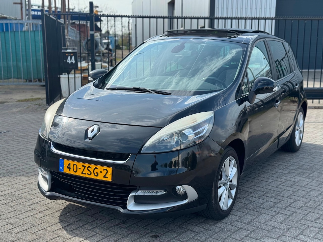 Renault Scénic - 1.5 dCi Collection Clima Navi Pano - AutoWereld.nl