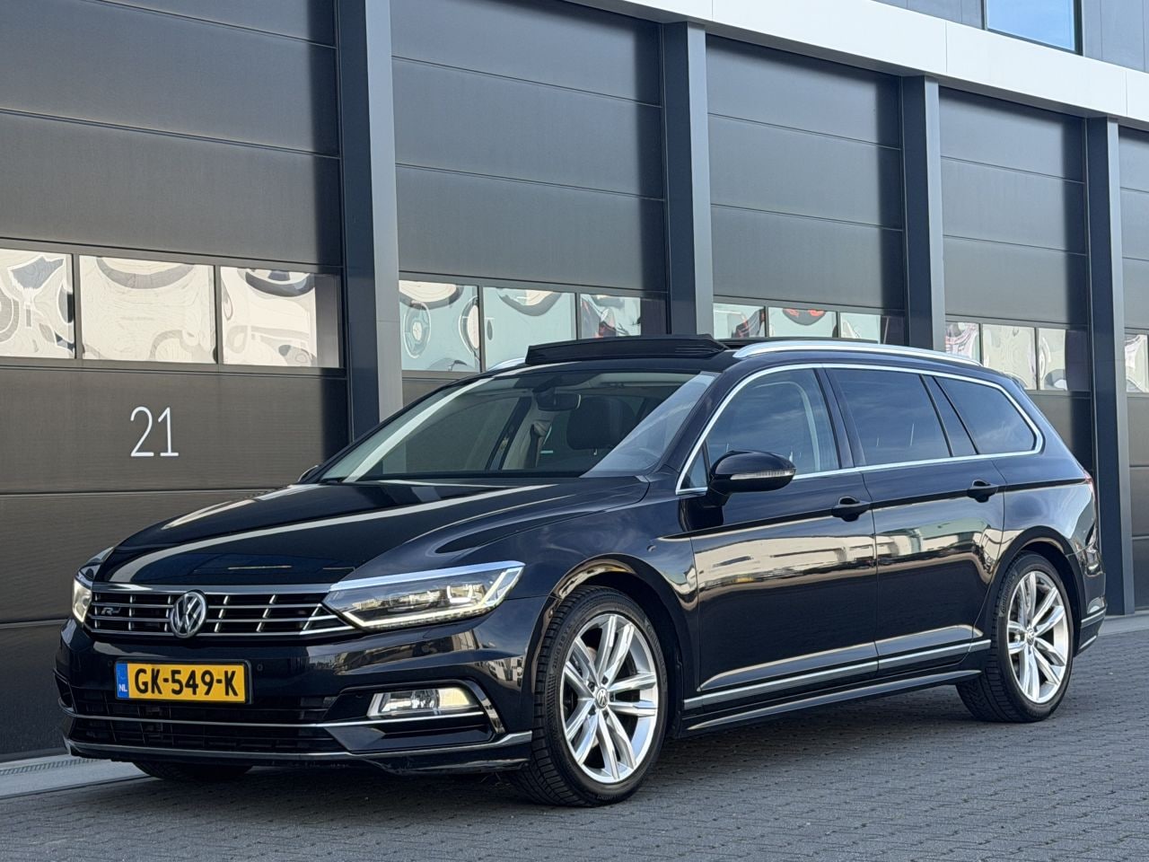 Volkswagen Passat Variant - 1.6 TDI R-Line Pano Virtual-Cockpit EURO-6 - AutoWereld.nl