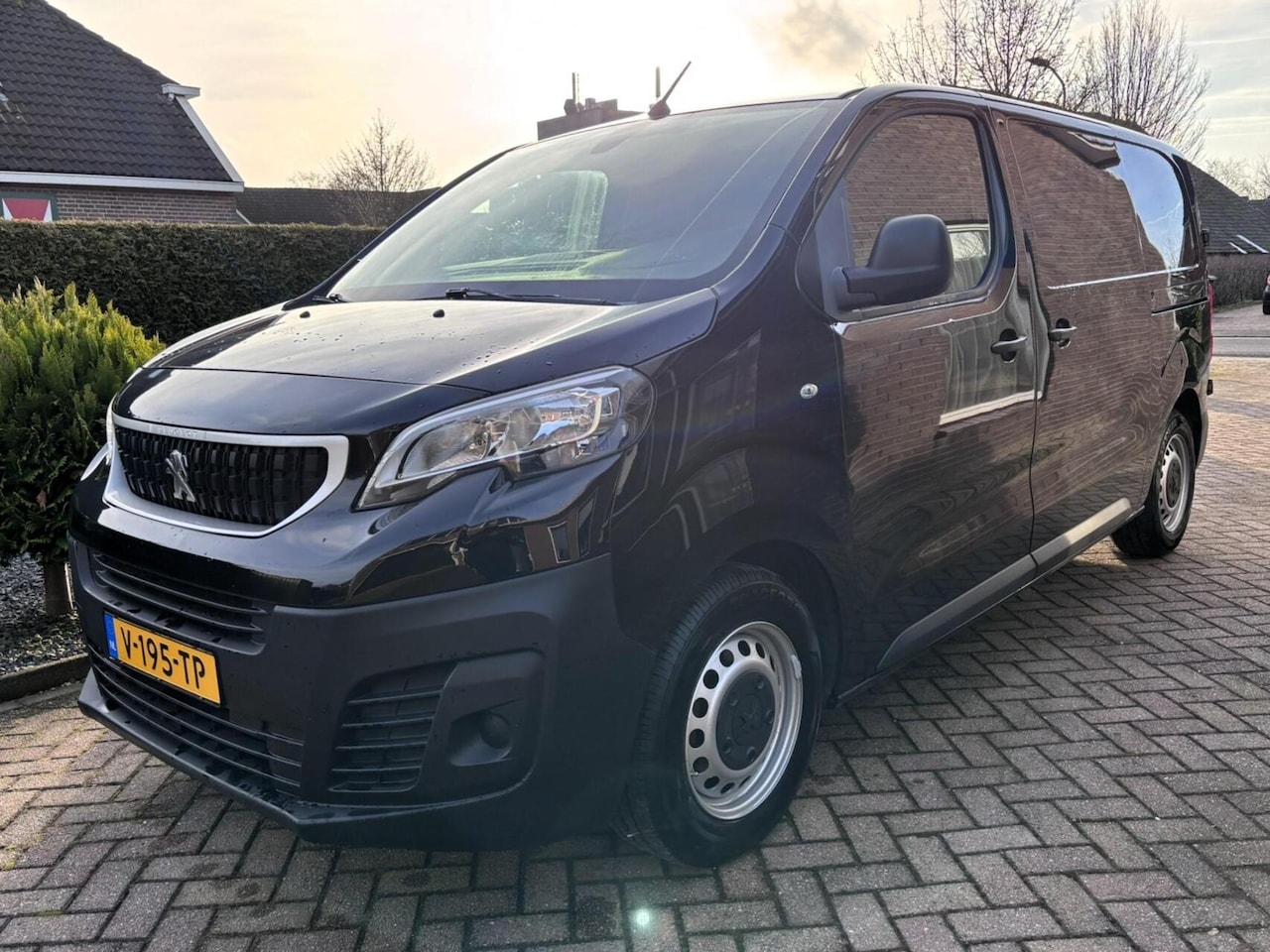 Peugeot Expert - Bestel 226C 1.6 BlueHDI 95 Premium - AutoWereld.nl