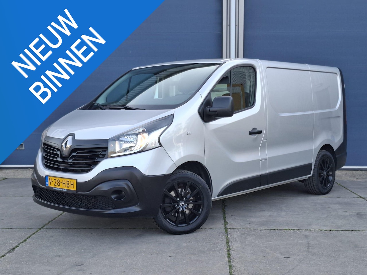 Renault Trafic - 1.6 dCi T27 L1H1 Générique AIRCO / CRUISE CONTROLE / NAVI / TREKHAAK / EURO 6 / MARGE AUTO - AutoWereld.nl