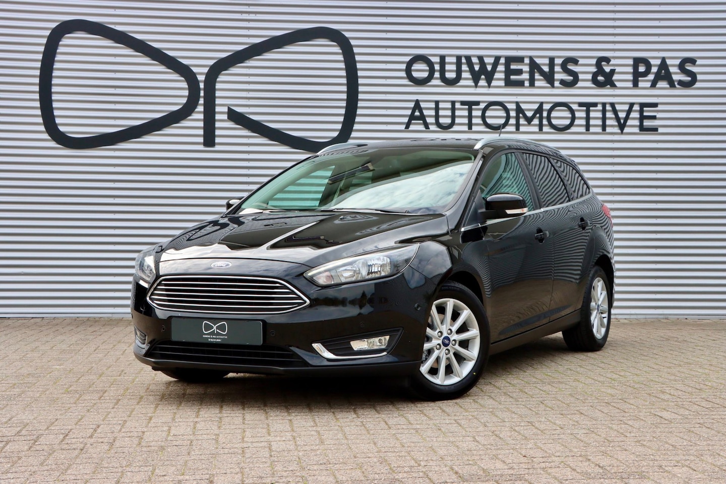 Ford Focus Wagon - 1.0 EcoBoost Titanium Business | CARPLAY | CAMERA | AUTOMAAT | NAVIGATIE - AutoWereld.nl