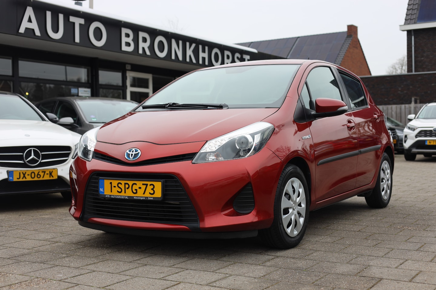 Toyota Yaris - 1.5 FULL HYBRID | AUT | CAMERA | TREKHAAK - AutoWereld.nl