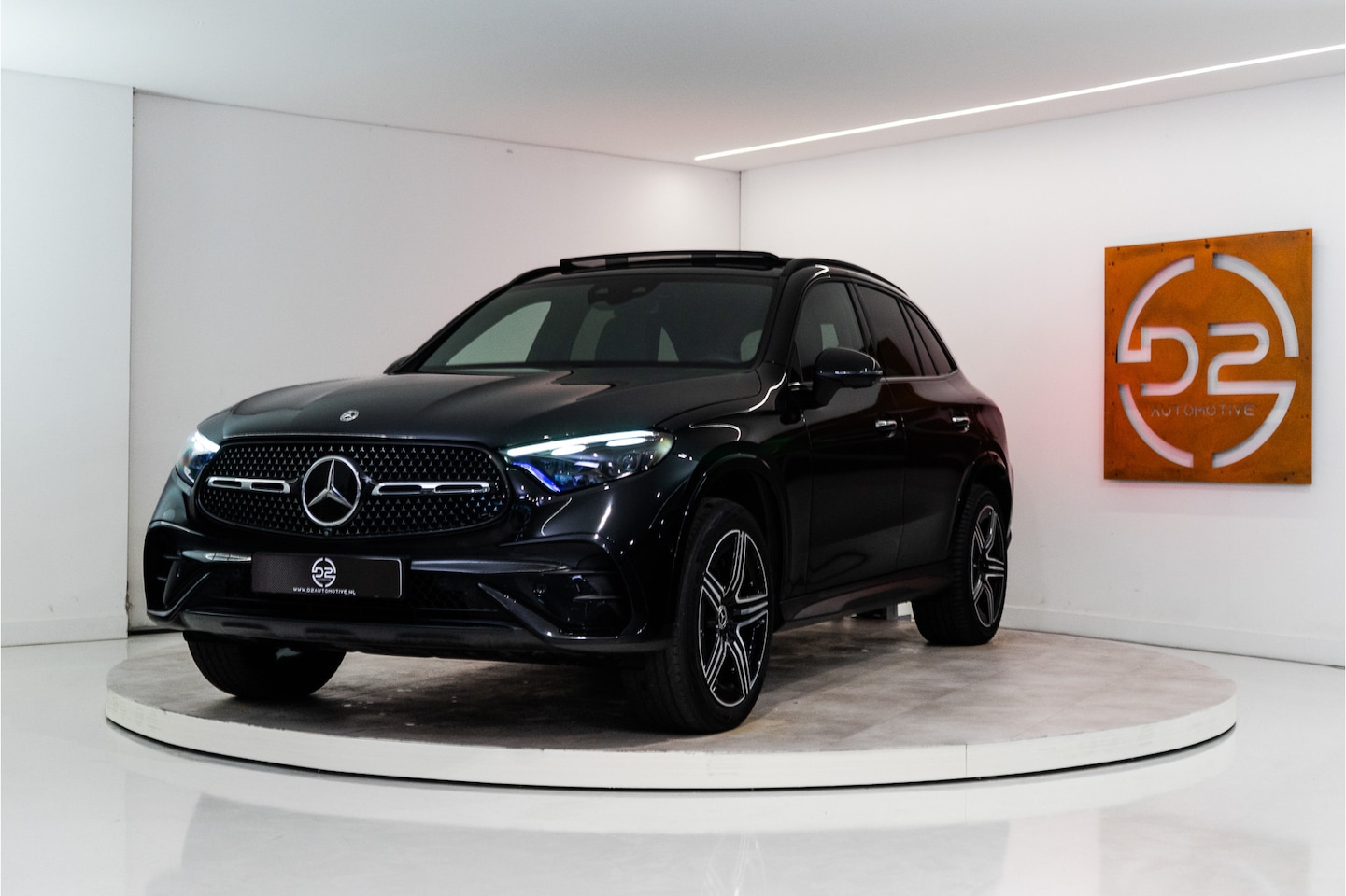Mercedes-Benz GLC-klasse - 300e 4MATIC AMG 313PK | Pano | Burmester | Sfeer | Trekhaak | Stoel&Stuurverw. | VOL! 12 M - AutoWereld.nl
