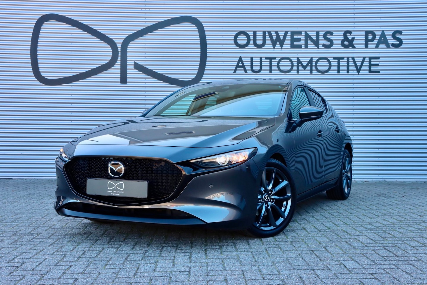 Mazda 3 - 2.0 e-SkyActiv-G M Hybrid 122 | 1E EIGENAAR | CARPLAY | STOELVERW. | NAVIGATIE | CRUISE | - AutoWereld.nl