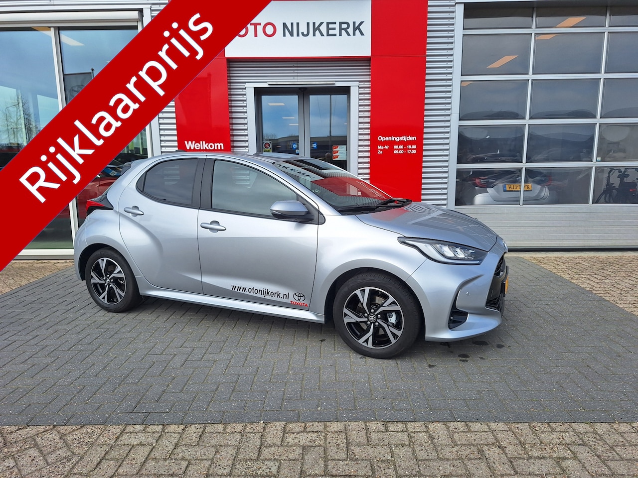 Toyota Yaris - 1.5 Hybrid 115 Dynamic met Comfort Pack - AutoWereld.nl