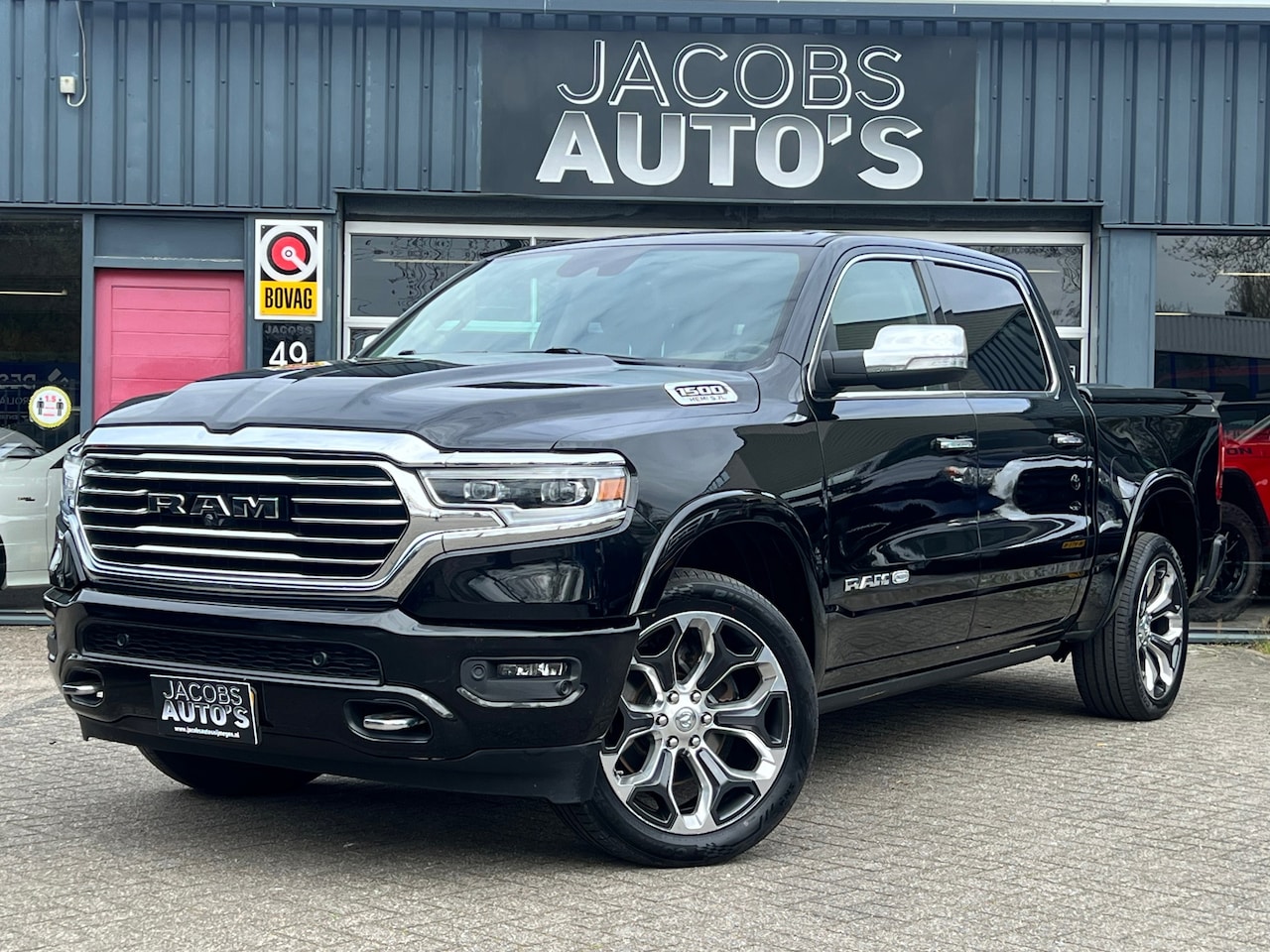 Dodge Ram 1500 - 5.7 V8 4x4 Crew Cab Longhorn 5.7 V8 4x4 Crew Cab Longhorn - AutoWereld.nl