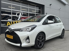 Toyota Yaris - 1.3 VVT-i Dynamic - Navigatie I Sport velgen I Xenon I Achteruitrij Camera I Sport pakket