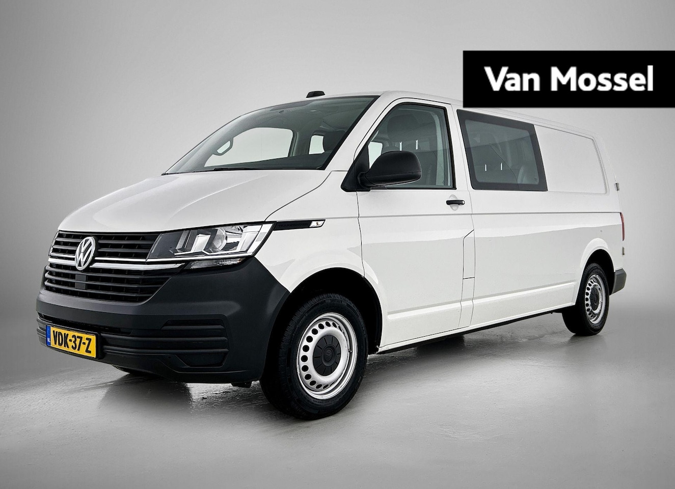 Volkswagen Transporter - 2.0 TDI L2H1 110 PK | Airco | Dubbele Cabine | Parkeersensoren Achter | Comfort Stoelen | - AutoWereld.nl