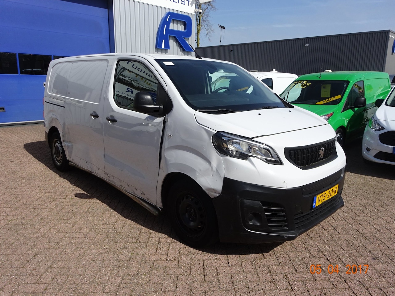 Peugeot e-Expert - EV L2 75 kWh EIGEN ACCU SNELLADEN Technisch goed/optisch veel werk - AutoWereld.nl