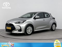 Toyota Yaris - 1.5 Hybrid Active | Navigatie | Parkeercamera | Apple Carplay/Android Auto