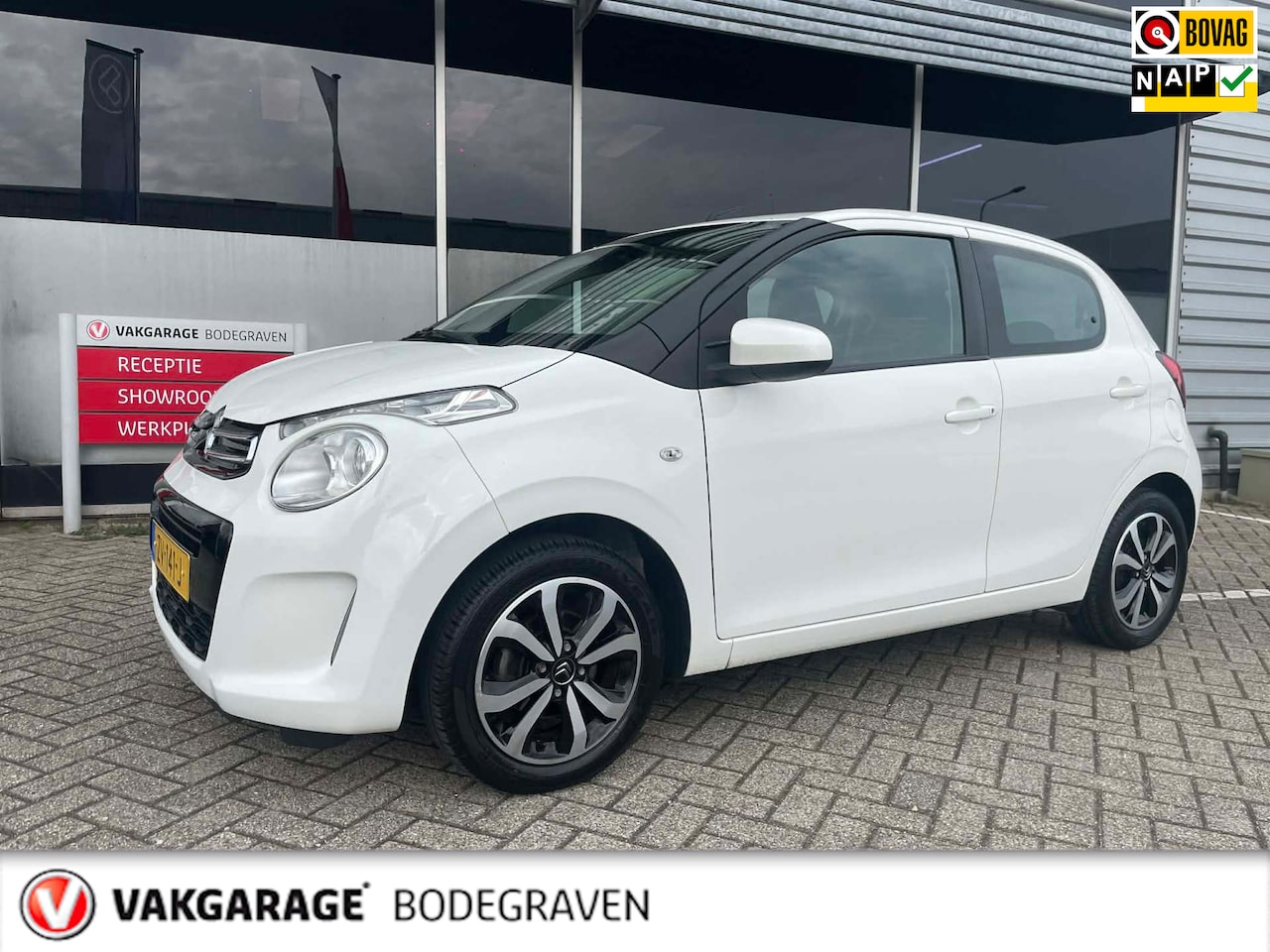 Citroën C1 - 1.0 VTi Shine / camera / navigatie - AutoWereld.nl