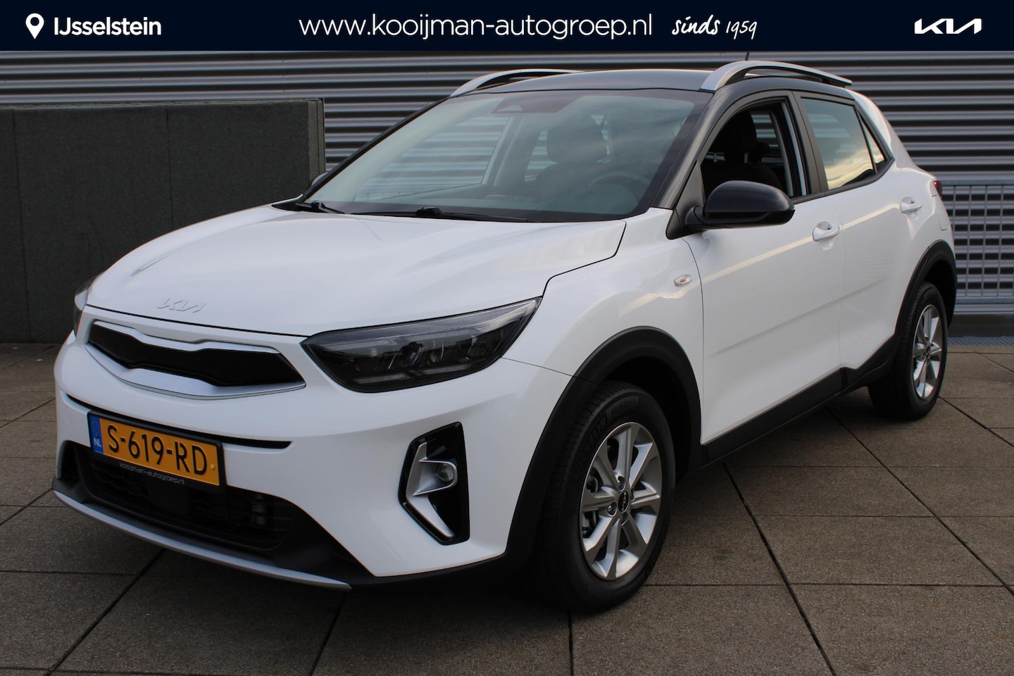 Kia Stonic - 1.0 T-GDi MHEV DynamicLine LMV / Navigatie / Camera - AutoWereld.nl