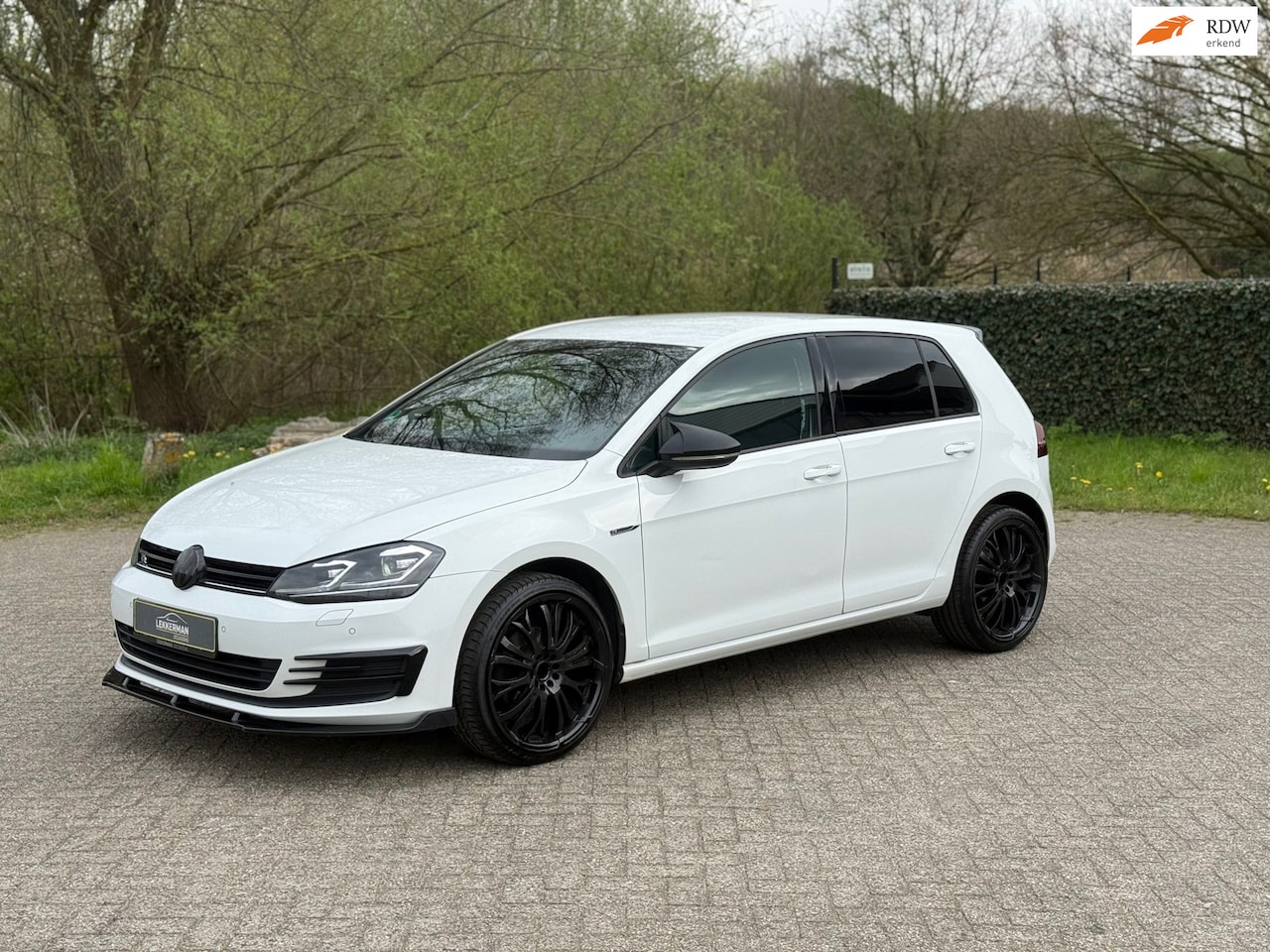 Volkswagen Golf - 1.2 TSI R-LINE I CARPLAY I PDC I R UITLAAT I NIEUWE APK I UNIEK - AutoWereld.nl