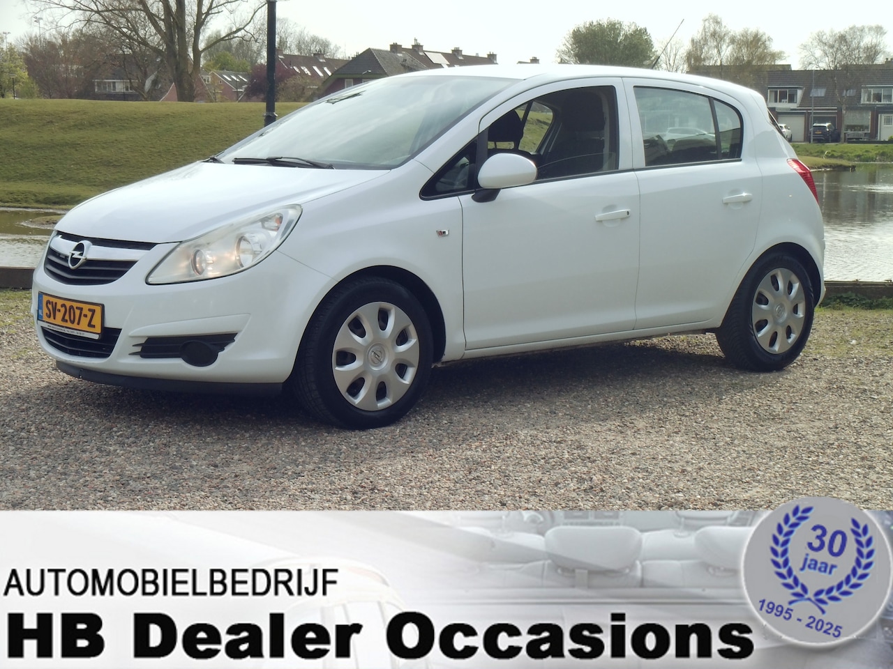 Opel Corsa - 1.2-16V Enjoy - Airco - AutoWereld.nl