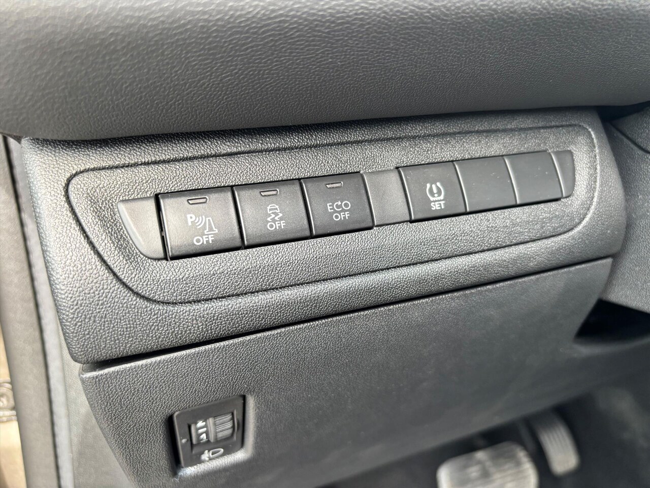 Peugeot 208 - 1.2 Vti Active Scherm, Airco 5DR Automaat,cruise,PDC - AutoWereld.nl