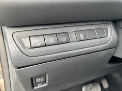 Peugeot 208 - 1.2 Vti Active Scherm, Airco 5DR Automaat, cruise, PDC