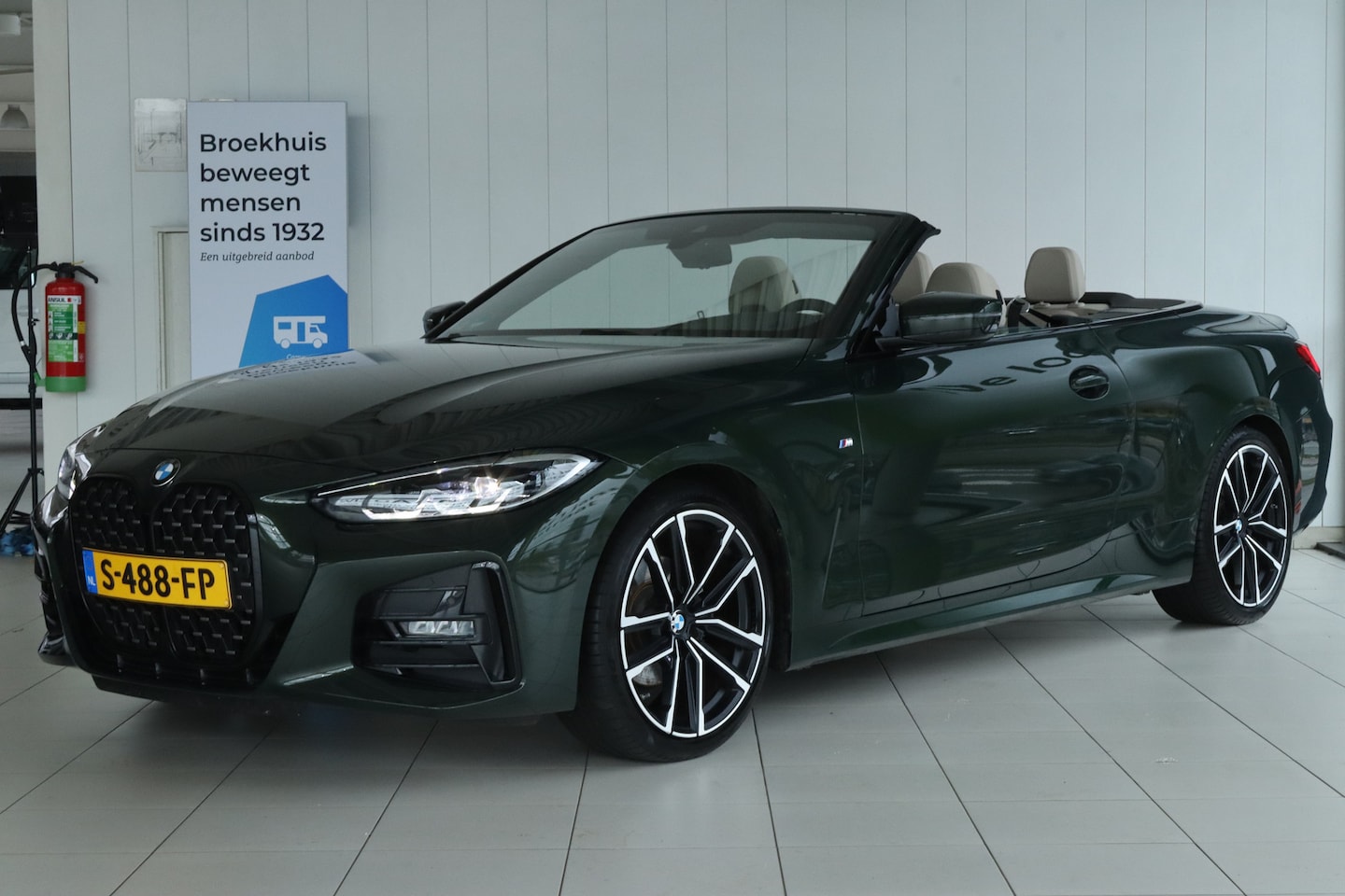 BMW 4-serie Cabrio - 420i High Executive M-Sport | NL-Auto | Sanremo Grün | Cruise Control | Stoel/Stuur + Nekv - AutoWereld.nl