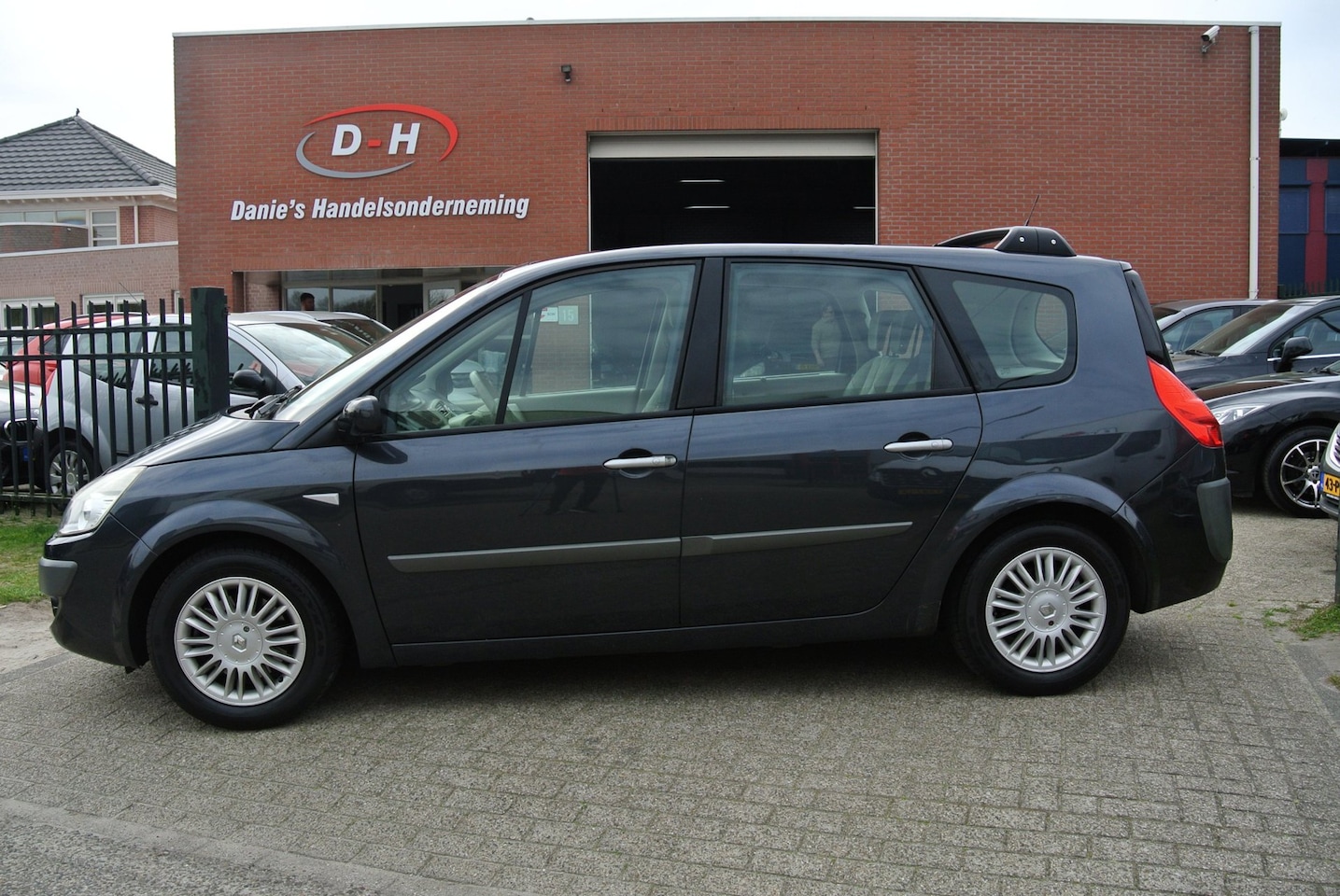 Renault Grand Scénic - 2.0-16V Tech Line airco automaat inruil mogelijk nap - AutoWereld.nl