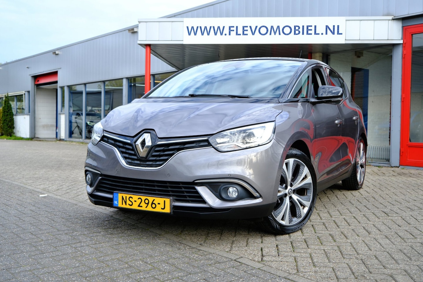 Renault Scénic - 1.2 TCe Intens Navi|Half Leder|ParkAssist|Cam|LMV - AutoWereld.nl