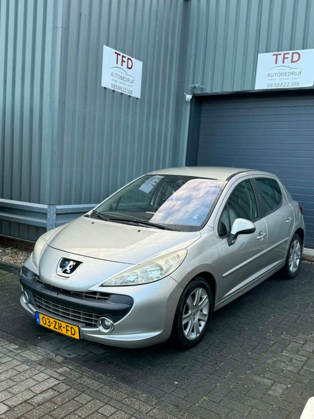 Peugeot 207 - 1.6 VTi XS 1.6 VTi XS - AutoWereld.nl