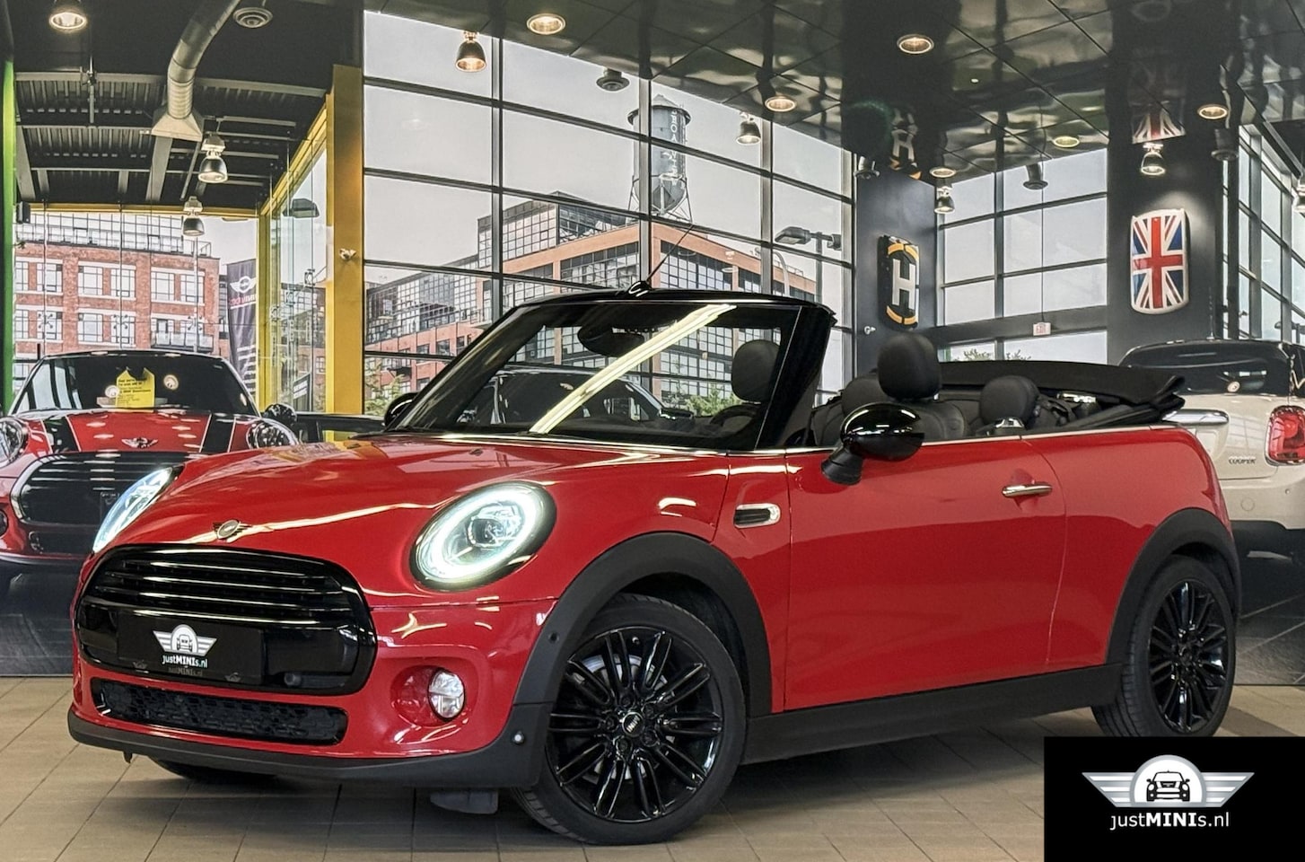MINI Cabrio - COOPER 136 pk CARPLAY NAVI LEDER UNION JACK FACELIFT - AutoWereld.nl
