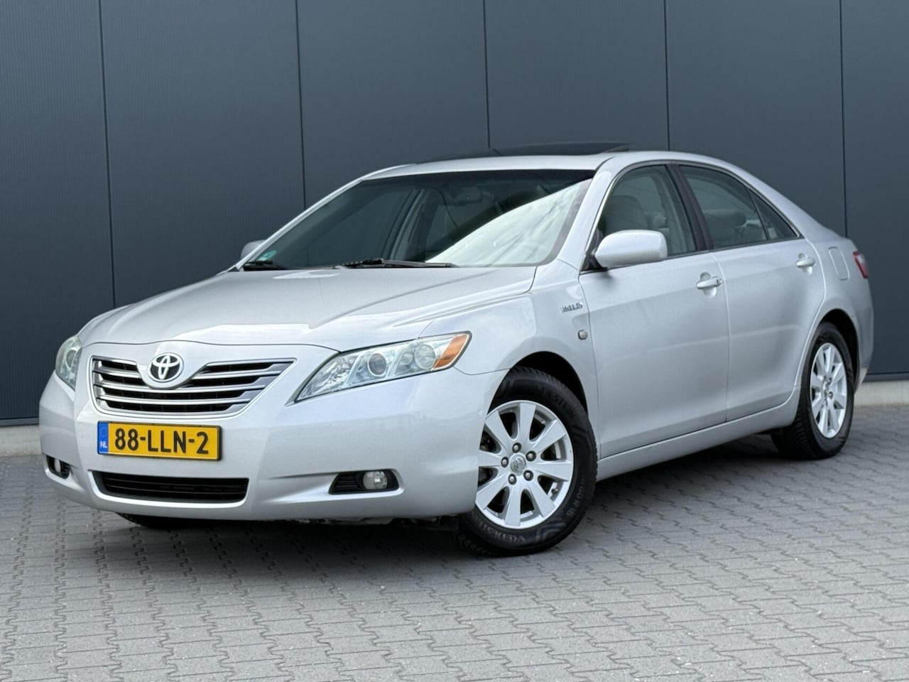 Toyota Camry - 2.4 Hybrid Leder - Schuifdak - Unieke Auto - Complete Historie - AutoWereld.nl
