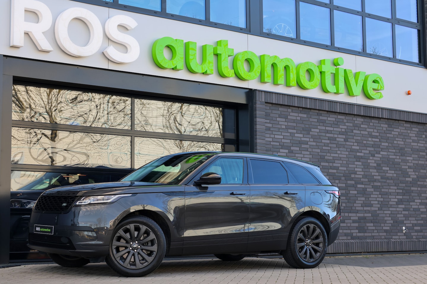 Land Rover Range Rover Velar - 2.0 P400e | PANO | MEMORY | MERIDIAN | HUD | DODE HOEK | CARPLAY | CAMERA | - AutoWereld.nl