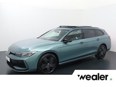 Volkswagen Passat Variant - R-Line Edition 1.5 eHybrid 150 kW / 204 PK DSG | Black Style | Multimedia pakket plus | Tr