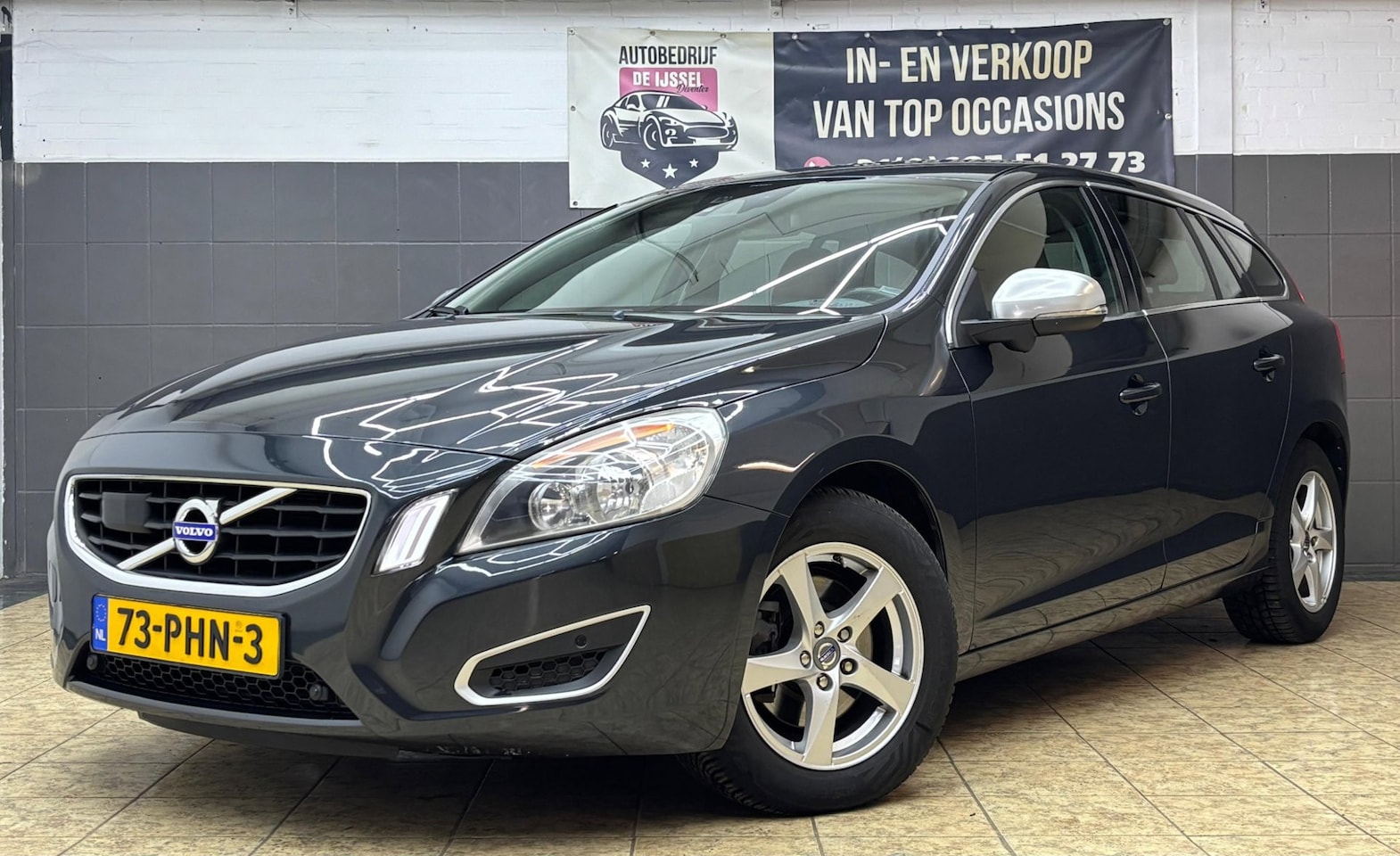 Volvo V60 - 1.6 T4 Momentum / BOM VOL/2DE Eigenaar/Dealer O.H - AutoWereld.nl
