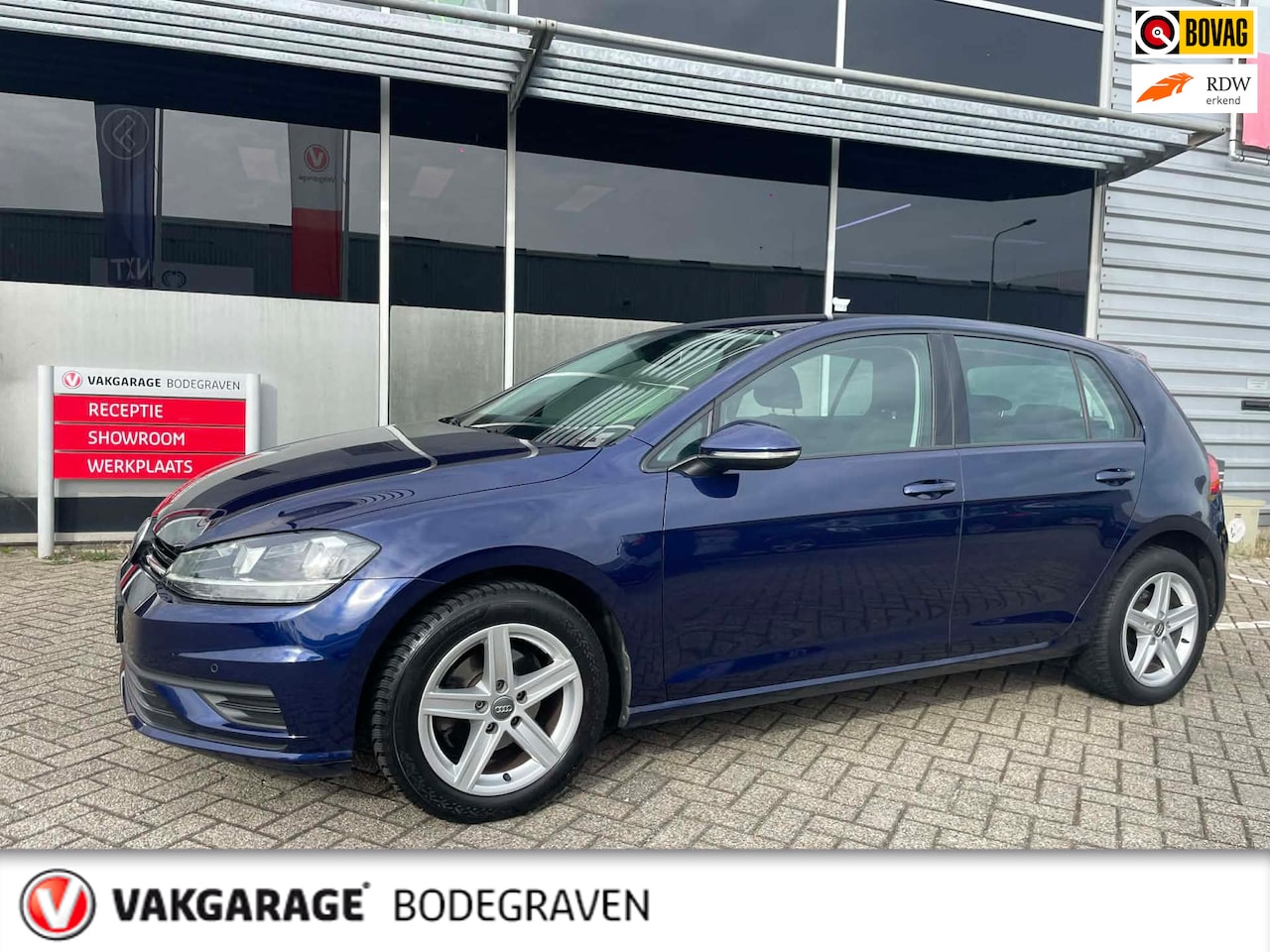 Volkswagen Golf - 1.0 TSI Comfortline AUTOMAAT / CarPlay /camera - AutoWereld.nl